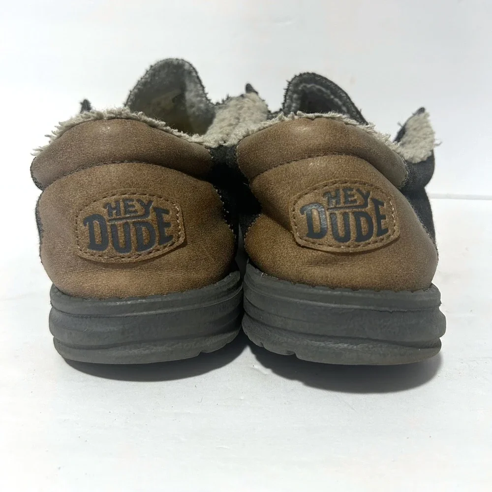 Hey Dude Wally Black Shell Mens Size 11 Grey Faux Fur Lined Loafers Casual Cozy